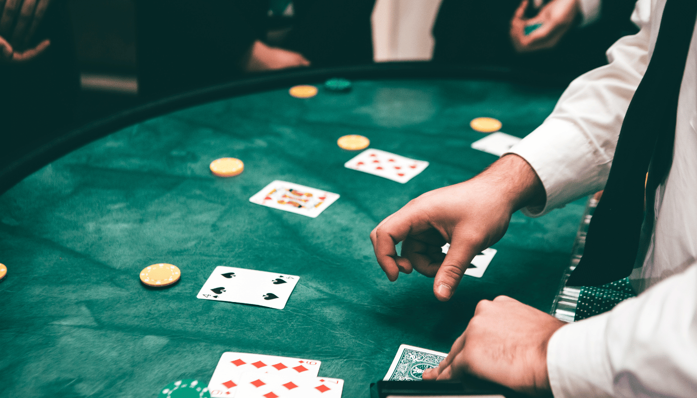 Dünya Pokerində Necə Diler Olmaq Olar: İşin Sirləri Revealed